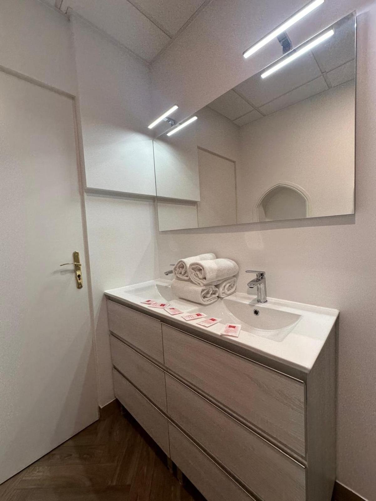 Appartement Du Cloitre 1Er Narbonne Dış mekan fotoğraf